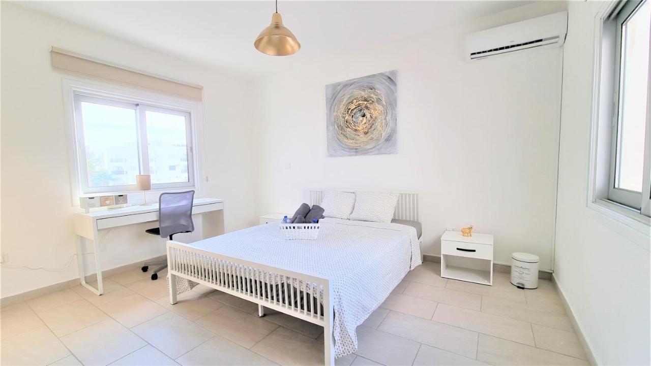 Spacious Lightflooded 2Br Apt / Near Center & Harbour Larnaca Exterior foto