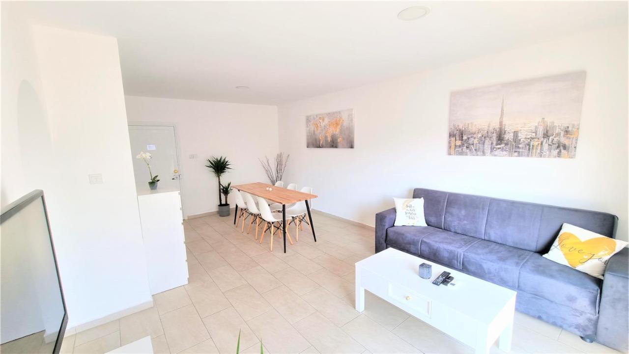 Spacious Lightflooded 2Br Apt / Near Center & Harbour Larnaca Exterior foto